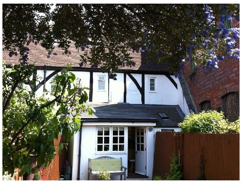 Thimble Cottage a holiday cottage rental for 2 in Salisbury, 
