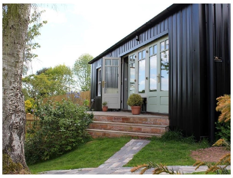 The Tin Barn a holiday cottage rental for 2 in Newnham-On-Severn, 