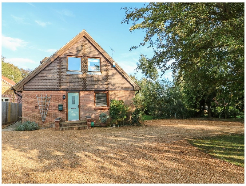 Oakhill a holiday cottage rental for 8 in Heacham, 