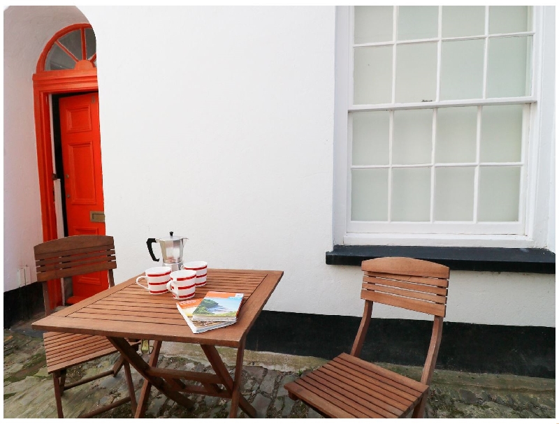 Popham House a holiday cottage rental for 8 in Appledore, 