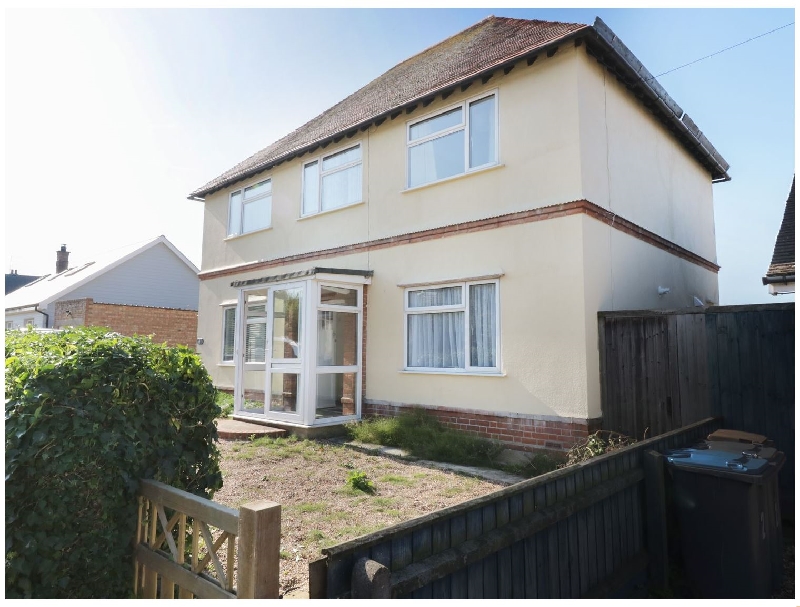 4 Riby Road a holiday cottage rental for 6 in Felixstowe, 