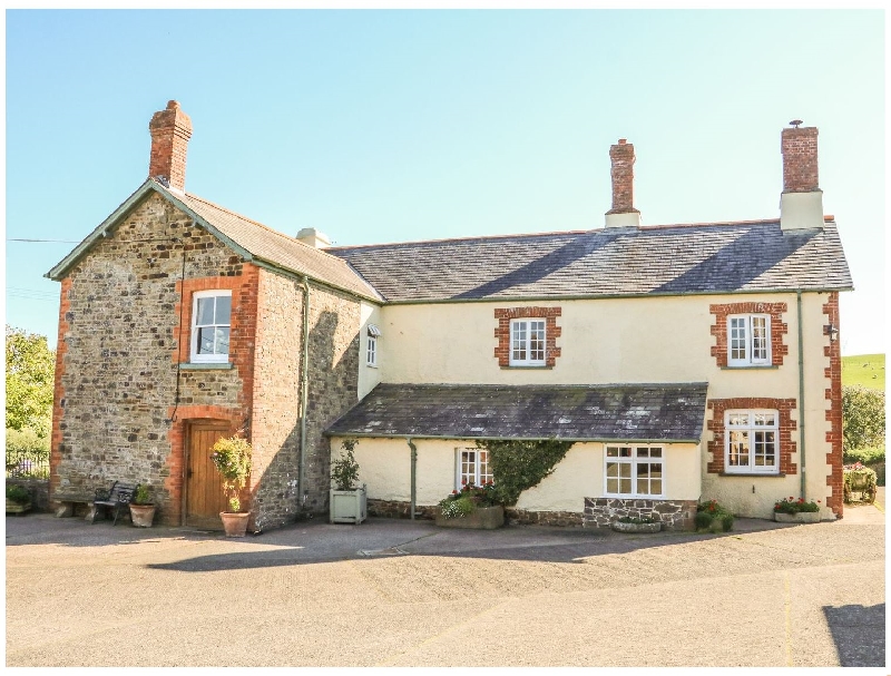 Greendown Farmhouse a holiday cottage rental for 12 in Chittlehampton , 