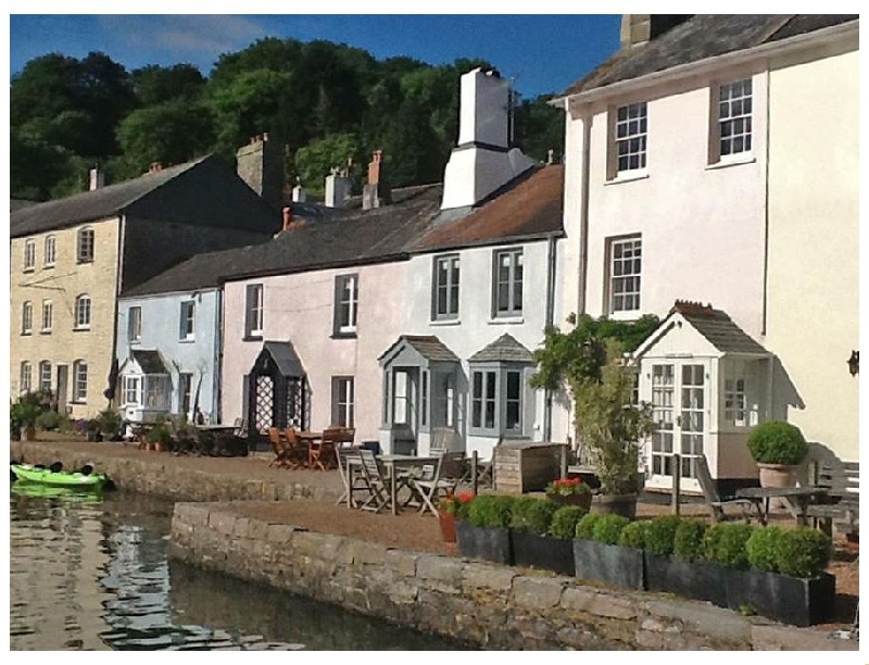 Berry Cottage a holiday cottage rental for 4 in Dittisham, 