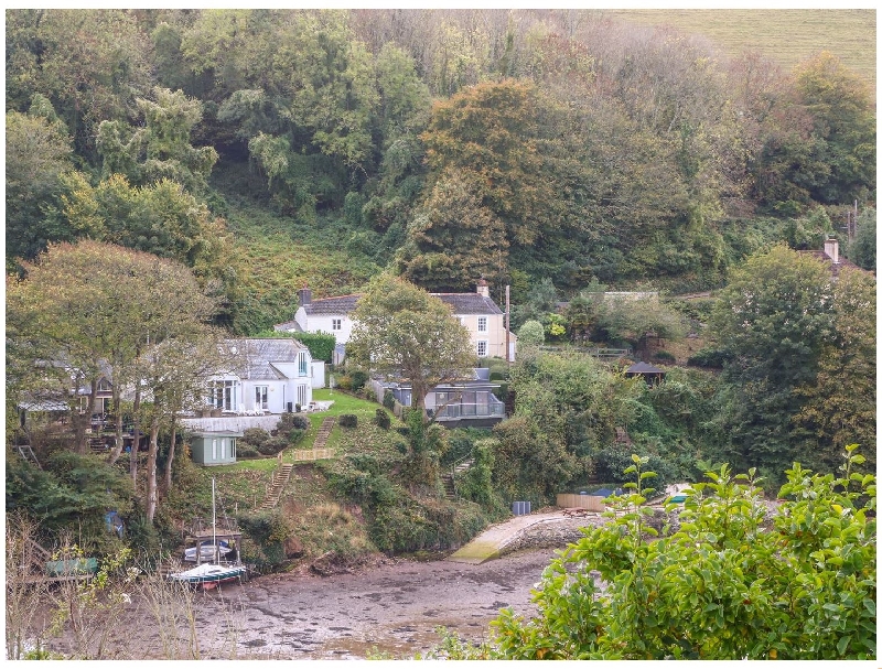 Junket Cottage a holiday cottage rental for 4 in Noss Mayo, 