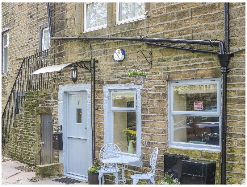 Dove Cottage a holiday cottage rental for 2 in Haworth, 