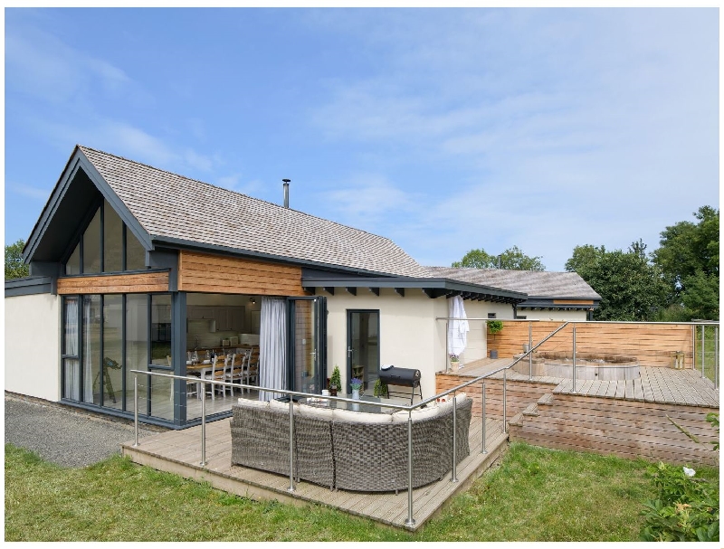 Restharrow Lodge a holiday cottage rental for 8 in Bamburgh, 
