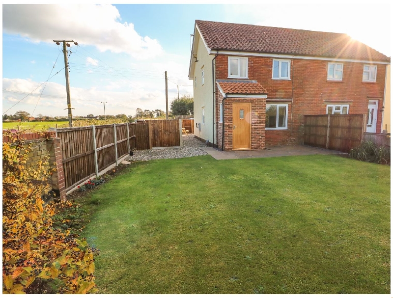 27 Whitegates a holiday cottage rental for 4 in Ludham, 
