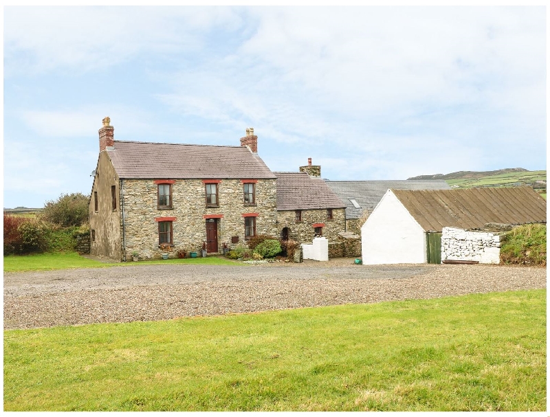 Gwryd Bach Farmhouse a holiday cottage rental for 11 in St Davids, 