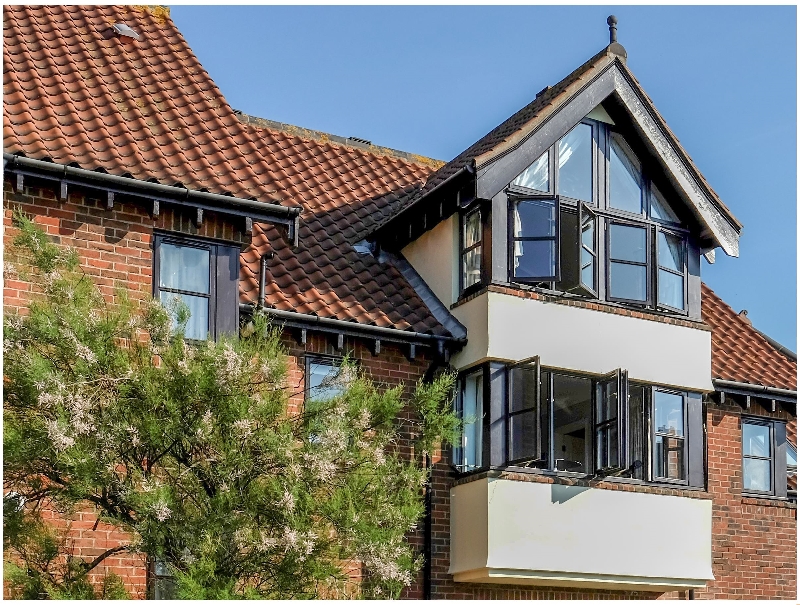 4 Victoria Court a holiday cottage rental for 6 in Sheringham, 