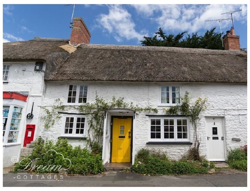 Apple Tree Cottage a holiday cottage rental for 4 in Burton Bradstock, 