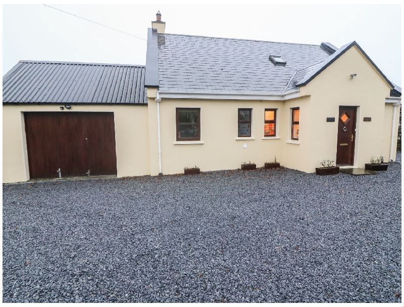 Silver Birch a holiday cottage rental for 7 in Cooraclare, 