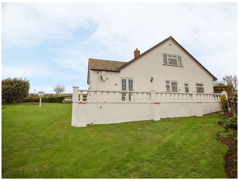 The Doves a holiday cottage rental for 4 in Burton Bradstock, 