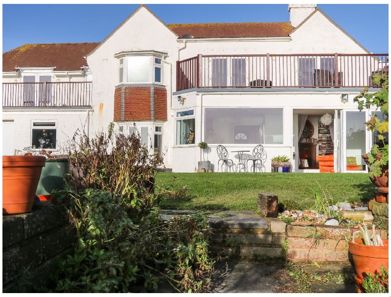 Cooden Beach House a holiday cottage rental for 10 in Bexhill-On-Sea, 