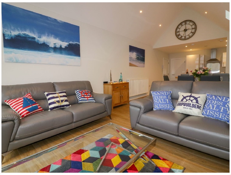 Sandy Toes a holiday cottage rental for 4 in Newquay, 