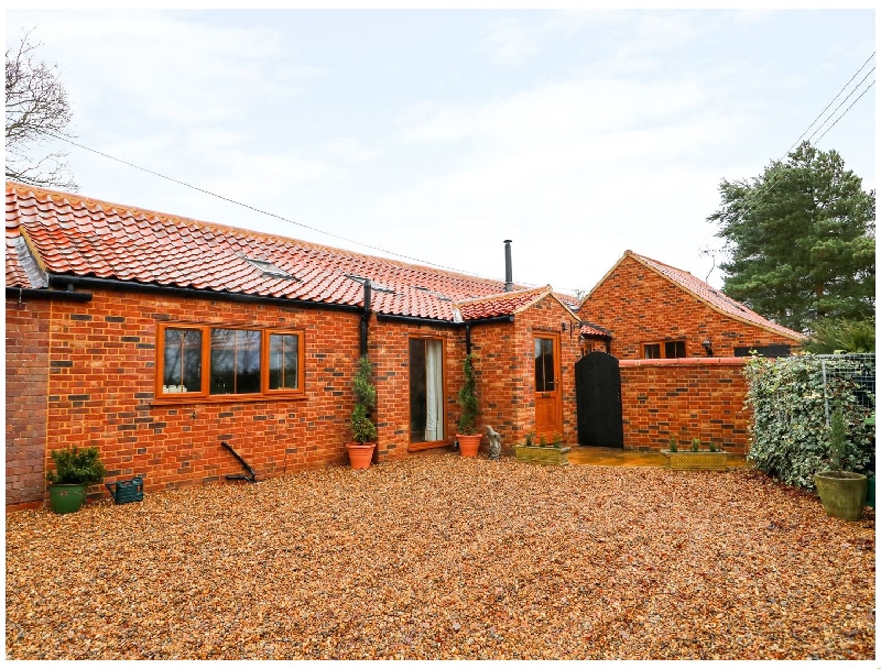 Honey Buzzard Barn a holiday cottage rental for 4 in Fakenham, 
