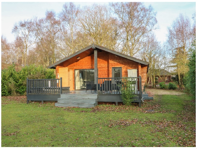 Sunset Lodge a holiday cottage rental for 6 in Tattershall, 