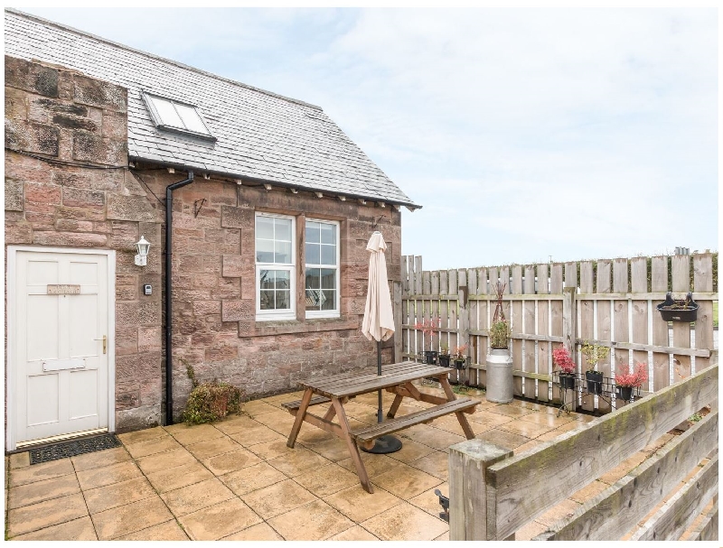 Bede Apartment a holiday cottage rental for 5 in Beal, 