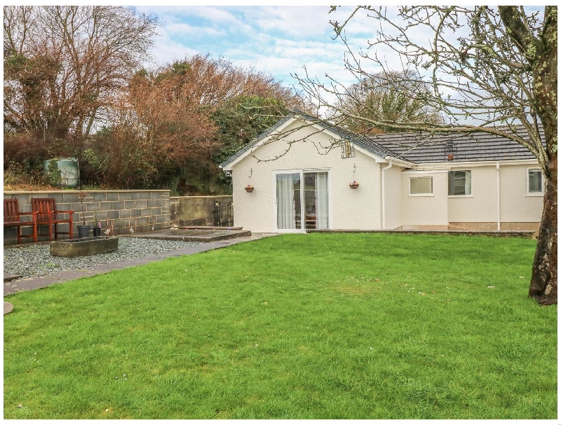 Broadford Farm Bungalow a holiday cottage rental for 4 in Kidwelly, 