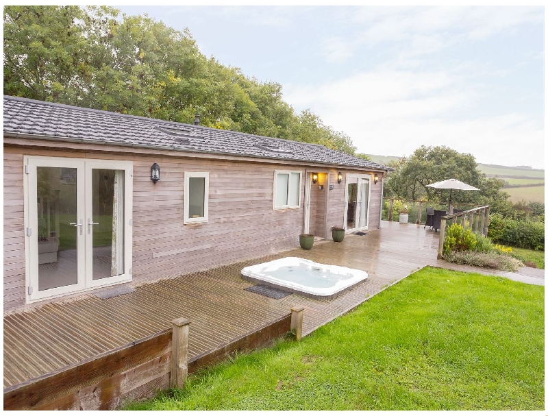 5 Tree Tops a holiday cottage rental for 4 in Lanreath, 