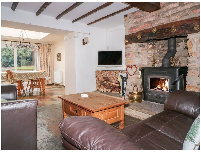 Twixt Cottage a holiday cottage rental for 4 in Bream, 