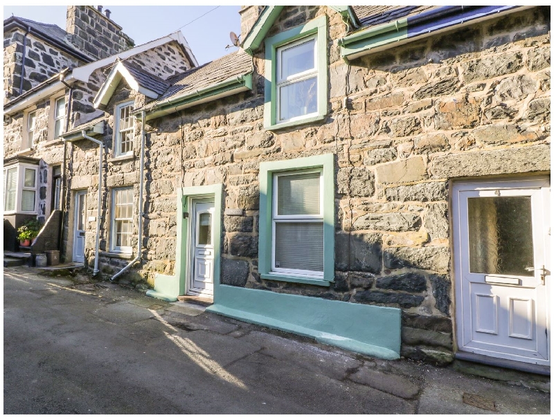 Edrydd a holiday cottage rental for 4 in Harlech, 