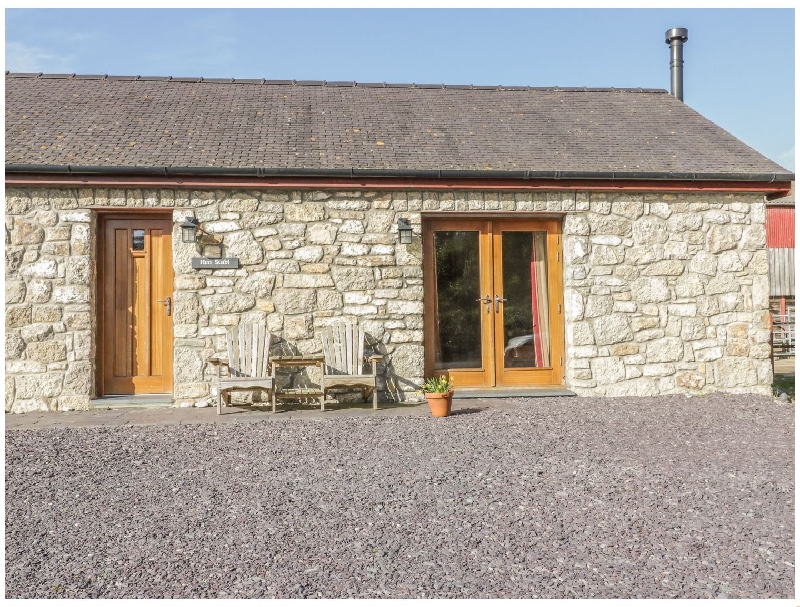 Hen Stabl a holiday cottage rental for 6 in Llangoed, 