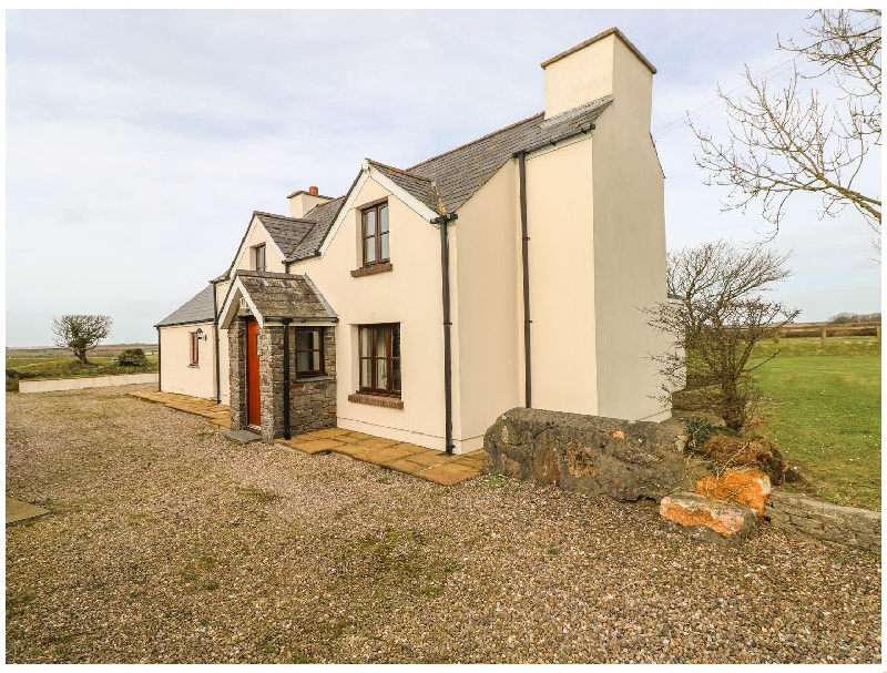 Maerdy Lodge a holiday cottage rental for 8 in Solva, 