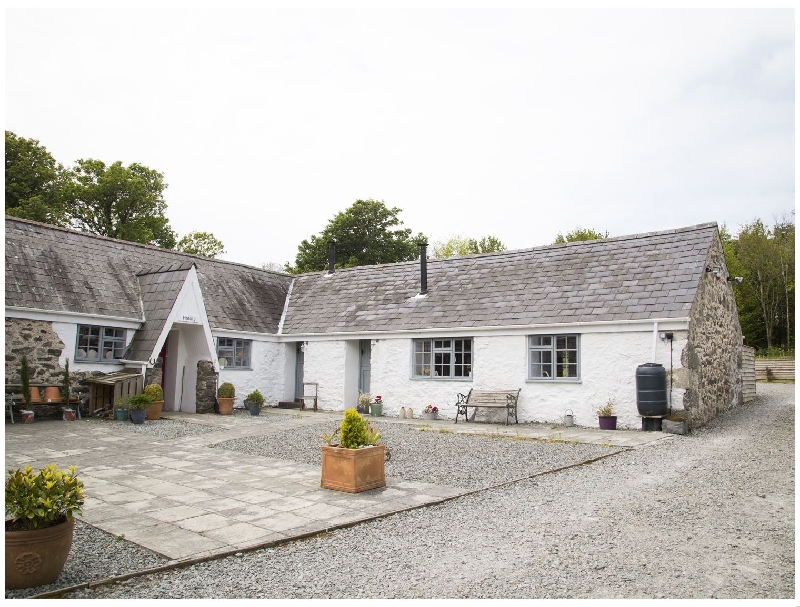 Bwthyn Siwan a holiday cottage rental for 4 in Llangaffo, 
