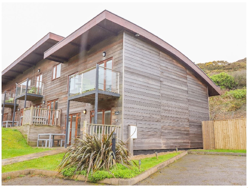 Sea Breeze 17 Gannel a holiday cottage rental for 8 in Porthtowan, 