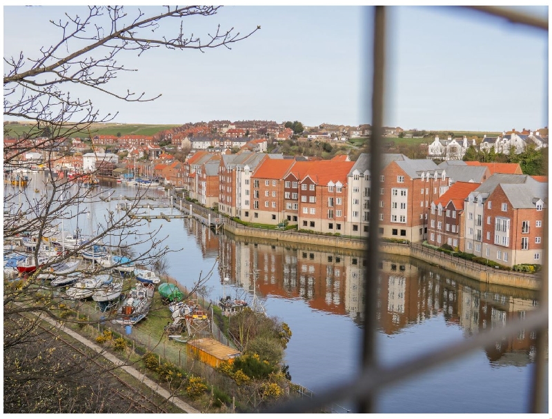 Whitby Harbour Retreat a holiday cottage rental for 4 in Whitby, 