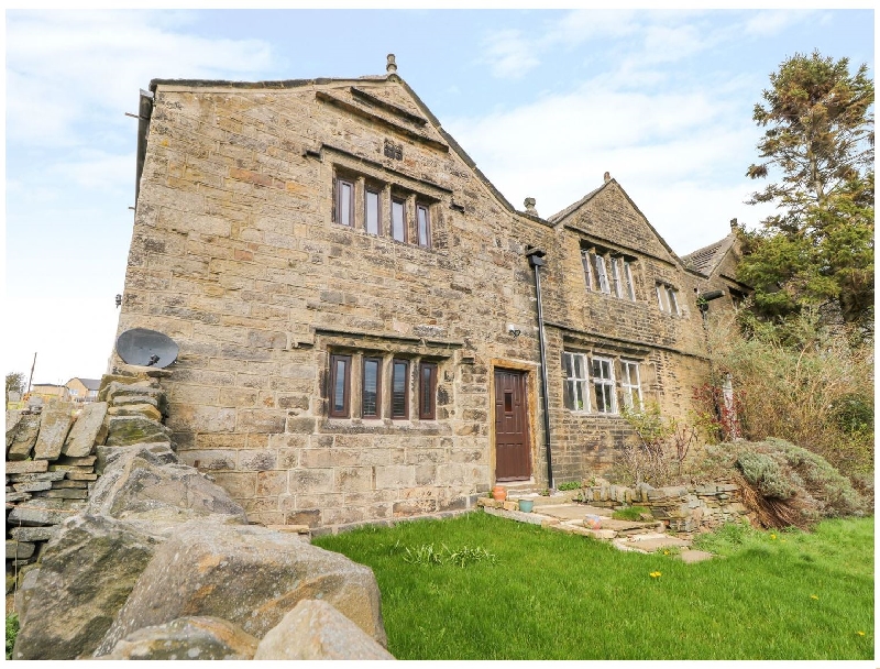 Dean House Cottage a holiday cottage rental for 4 in Bradford, 