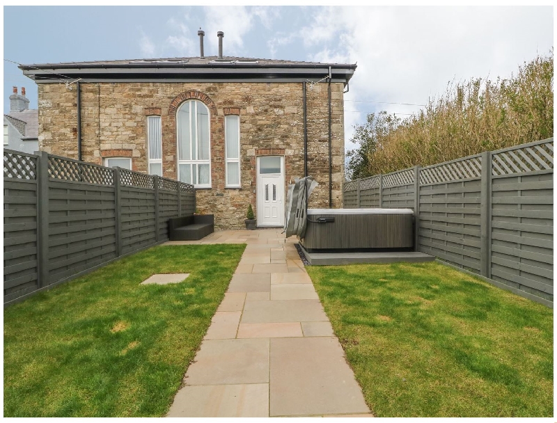 Sardis Chapel 2 a holiday cottage rental for 8 in Llangefni, 
