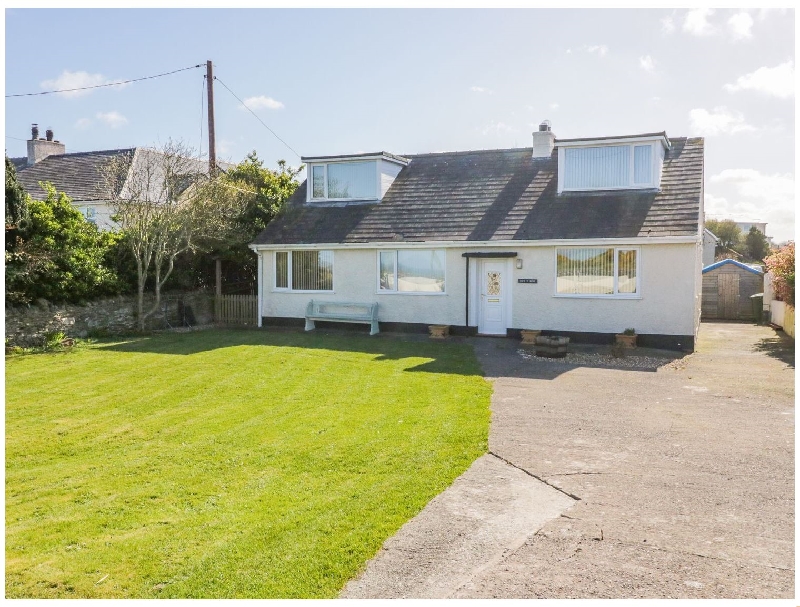 Swn Y Mor a holiday cottage rental for 8 in Amlwch, 