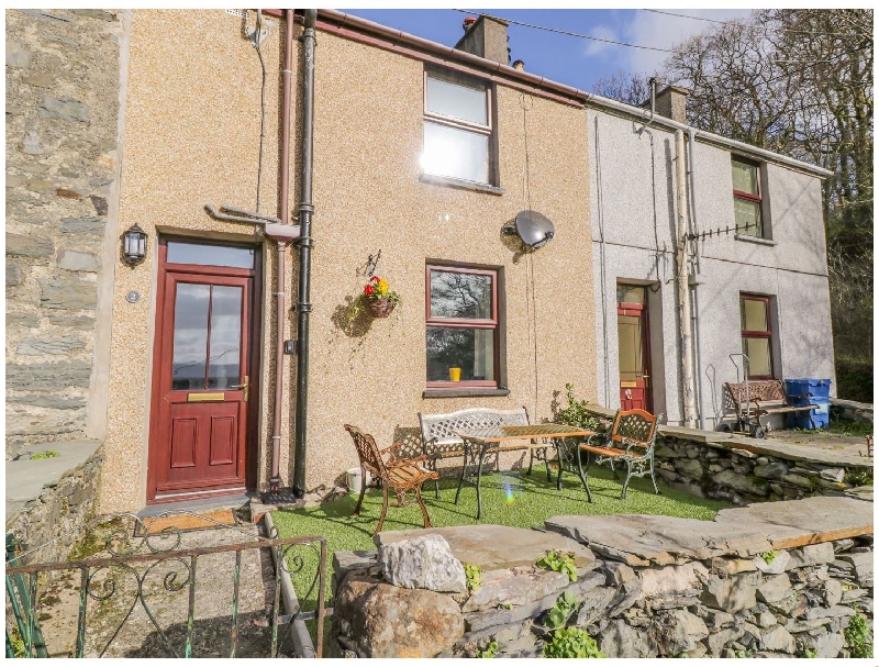 Tan Dderwen Terrace a holiday cottage rental for 4 in Tremadog, 