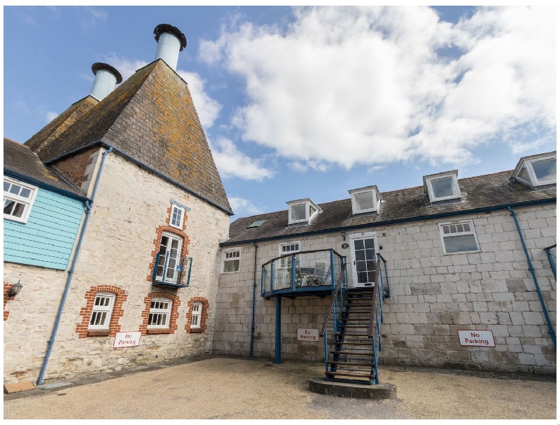 George's House a holiday cottage rental for 7 in Brewers Quay Harbour, 