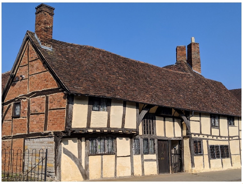 One Masons' Court a holiday cottage rental for 4 in Stratford-Upon-Avon, 