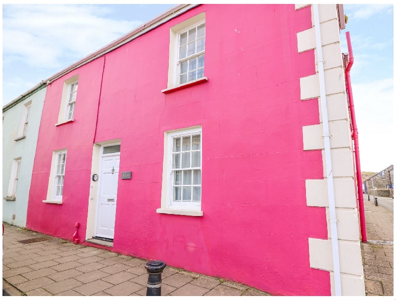 Bari a holiday cottage rental for 6 in Aberaeron, 