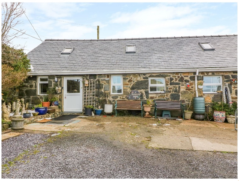 Ty Mynydd Cottage a holiday cottage rental for 4 in Aberdaron, 