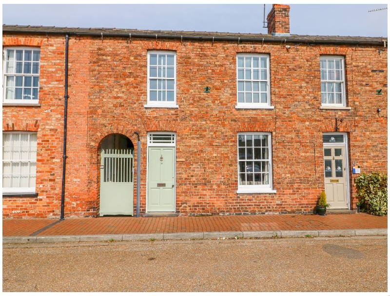 Buttercross House a holiday cottage rental for 6 in Wainfleet All Saints, 