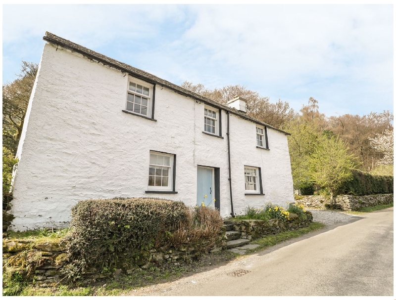 Town End Farmhouse a holiday cottage rental for 8 in Newby Bridge, 