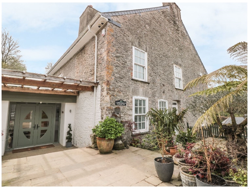 Lower Norton Farmhouse a holiday cottage rental for 8 in Dartmouth, 
