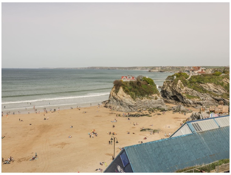 Onshore 7 a holiday cottage rental for 4 in Newquay, 