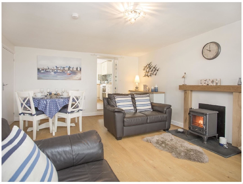 Kite Cottage a holiday cottage rental for 4 in Malltraeth, 