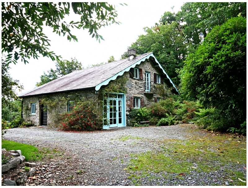 Morfa Lodge a holiday cottage rental for 6 in Porthmadog, 