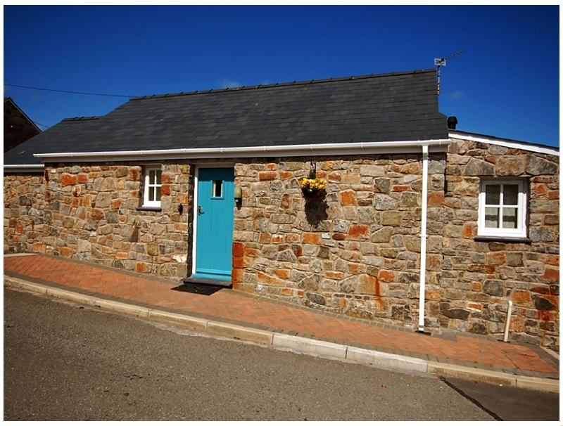 Tyn Towyn - Bwthyn Haf a holiday cottage rental for 2 in Trearddur Bay, 