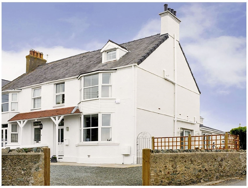 West View a holiday cottage rental for 8 in Rhosneigr, 