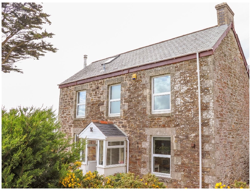 Heliview Cottage a holiday cottage rental for 6 in Newquay, 