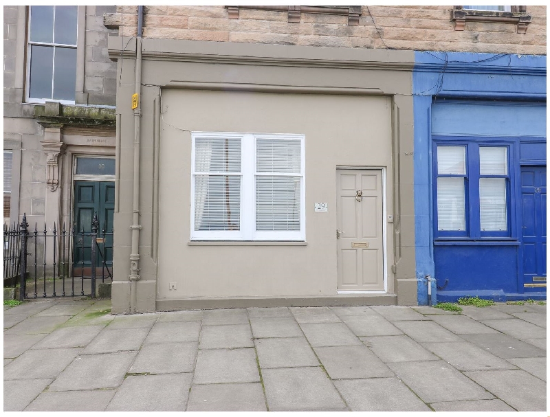 29 Trinity Crescent a holiday cottage rental for 2 in Edinburgh, 
