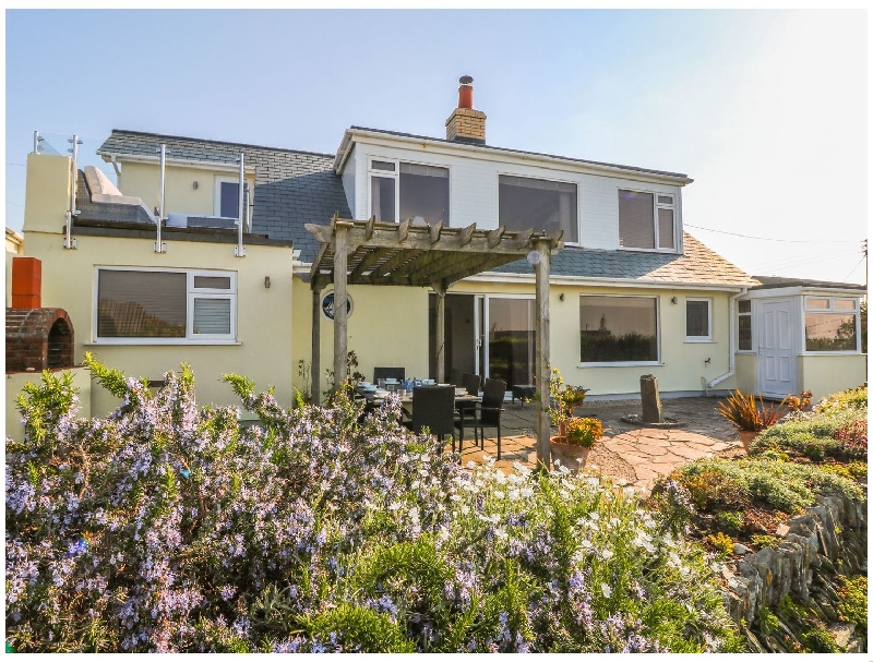Coastman's Nest a holiday cottage rental for 8 in Mawgan Porth, 