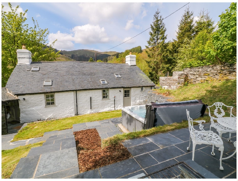 Pen y Cwm a holiday cottage rental for 5 in Corris, 